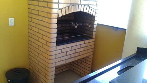 CASA COM 7 SUITES- DISPONÍVEL–COND. PARAISO-WiFi e SKY