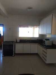 CASA COM 7 SUITES- DISPONÍVEL–COND. PARAISO-WiFi e SKY