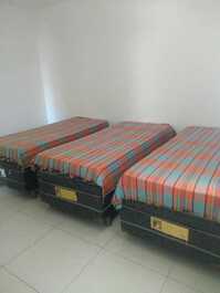 CASA COM 7 SUITES- DISPONÍVEL–COND. PARAISO-WiFi e SKY