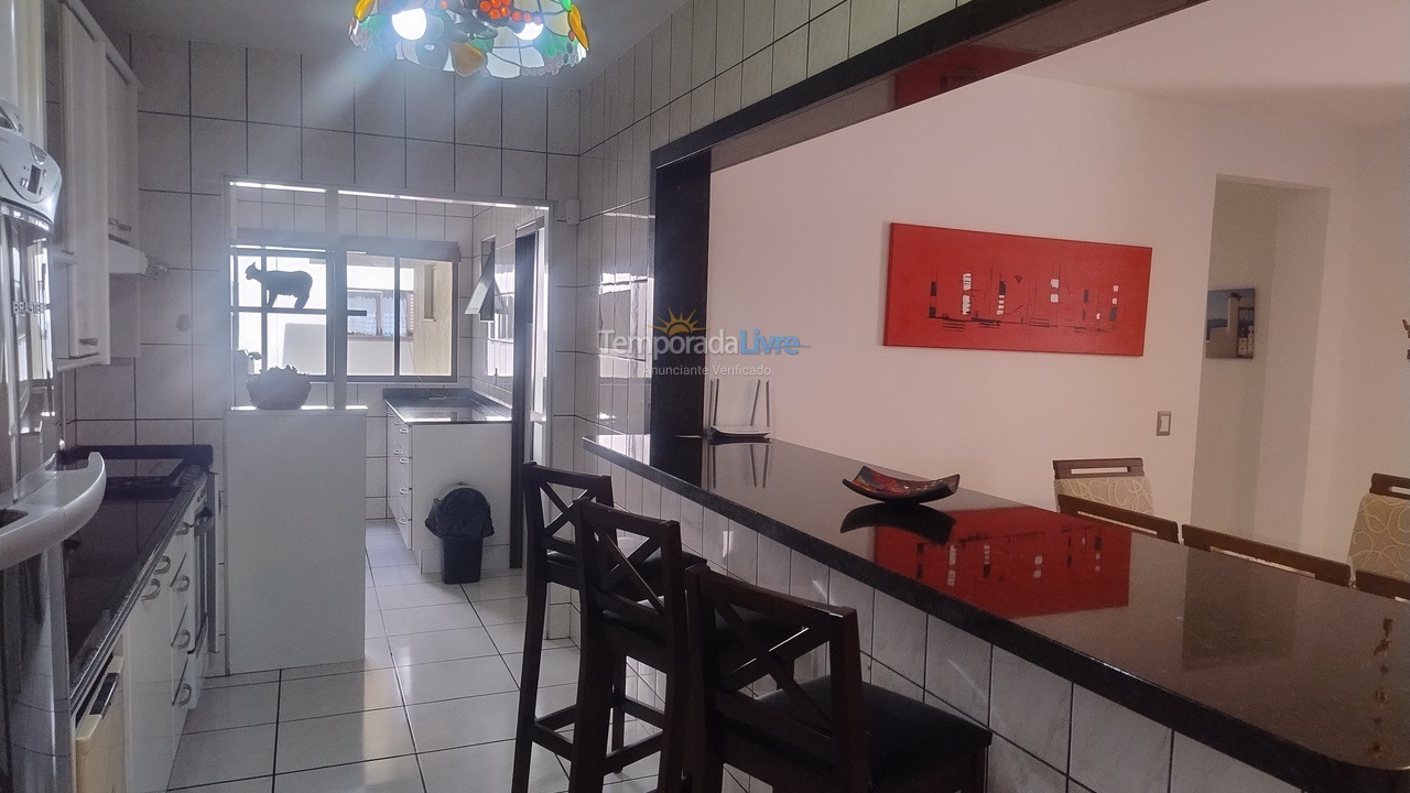 Apartment for vacation rental in Itapema (Meia Praia)