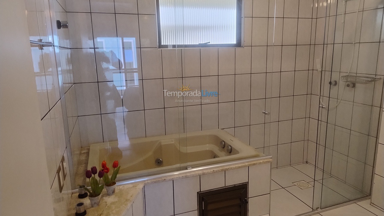 Apartment for vacation rental in Itapema (Meia Praia)