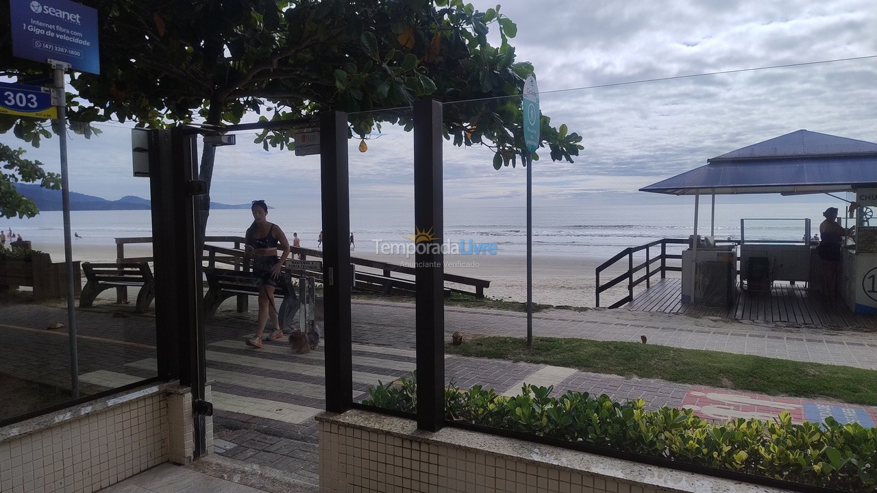 Apartment for vacation rental in Itapema (Meia Praia)