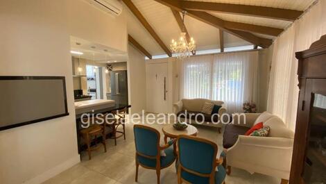 House with 4 suites in Jurere Internacional