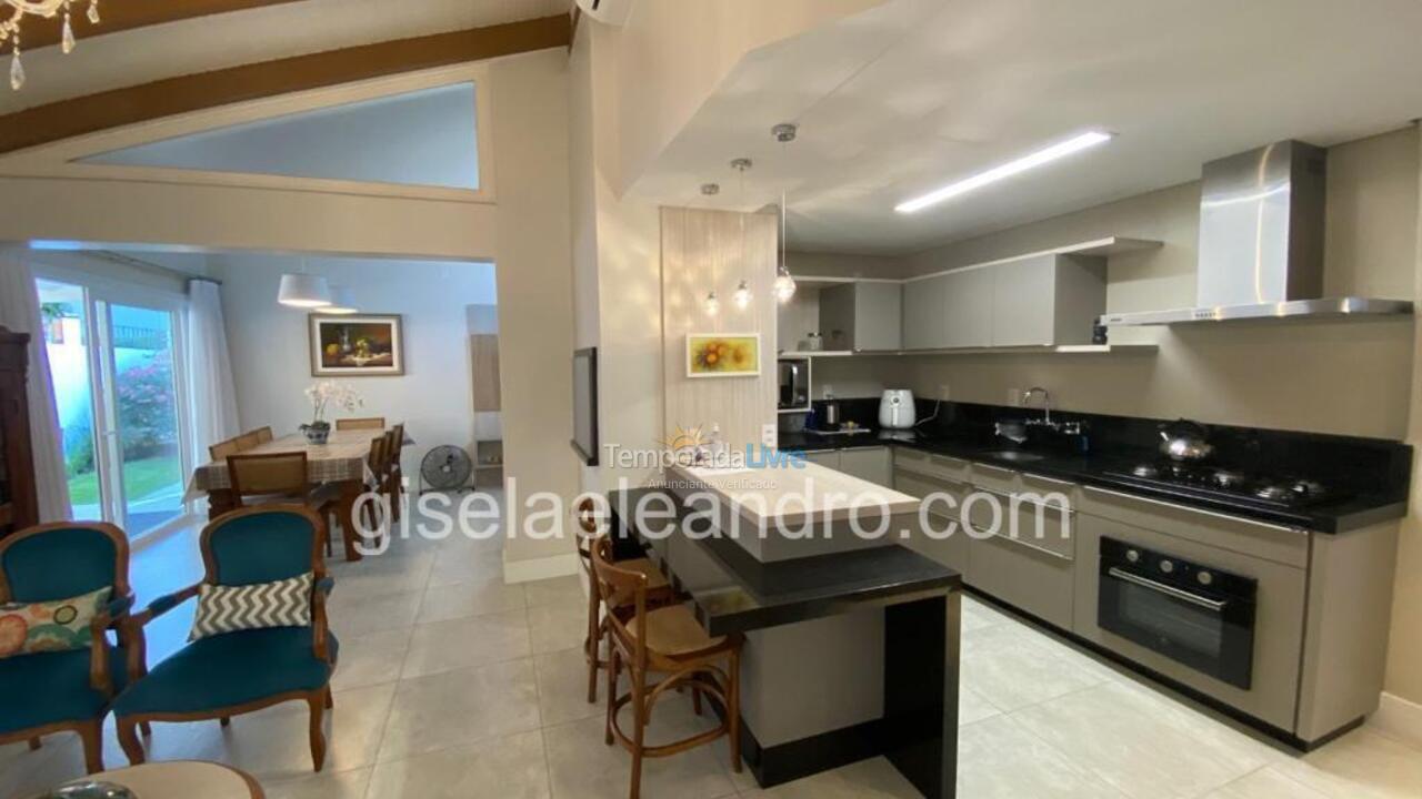 House for vacation rental in Florianopolis (Jurerê Internacional)