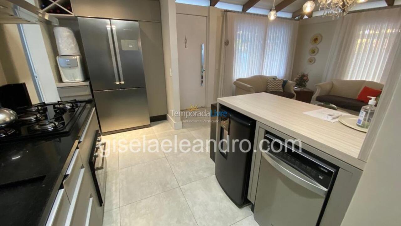 House for vacation rental in Florianopolis (Jurerê Internacional)