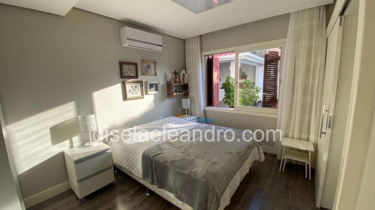 House for vacation rental in Florianopolis (Jurerê Internacional)