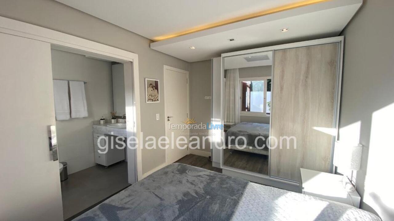 House for vacation rental in Florianopolis (Jurerê Internacional)