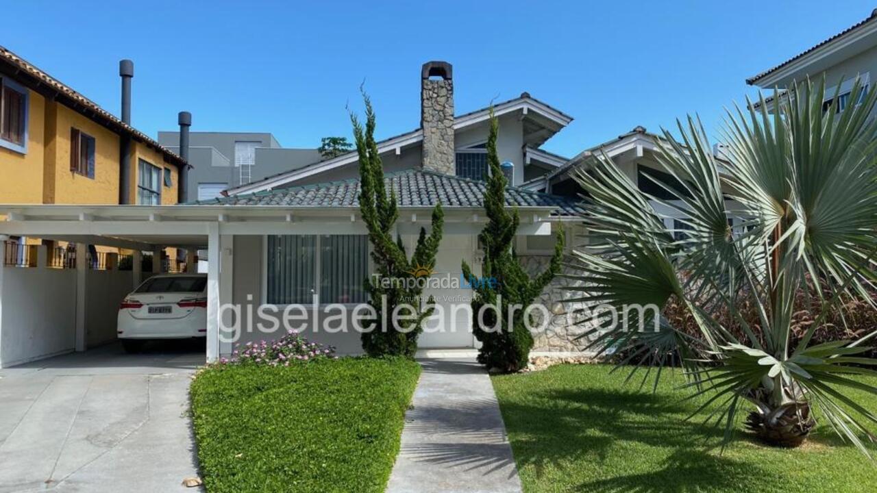 House for vacation rental in Florianopolis (Jurerê Internacional)