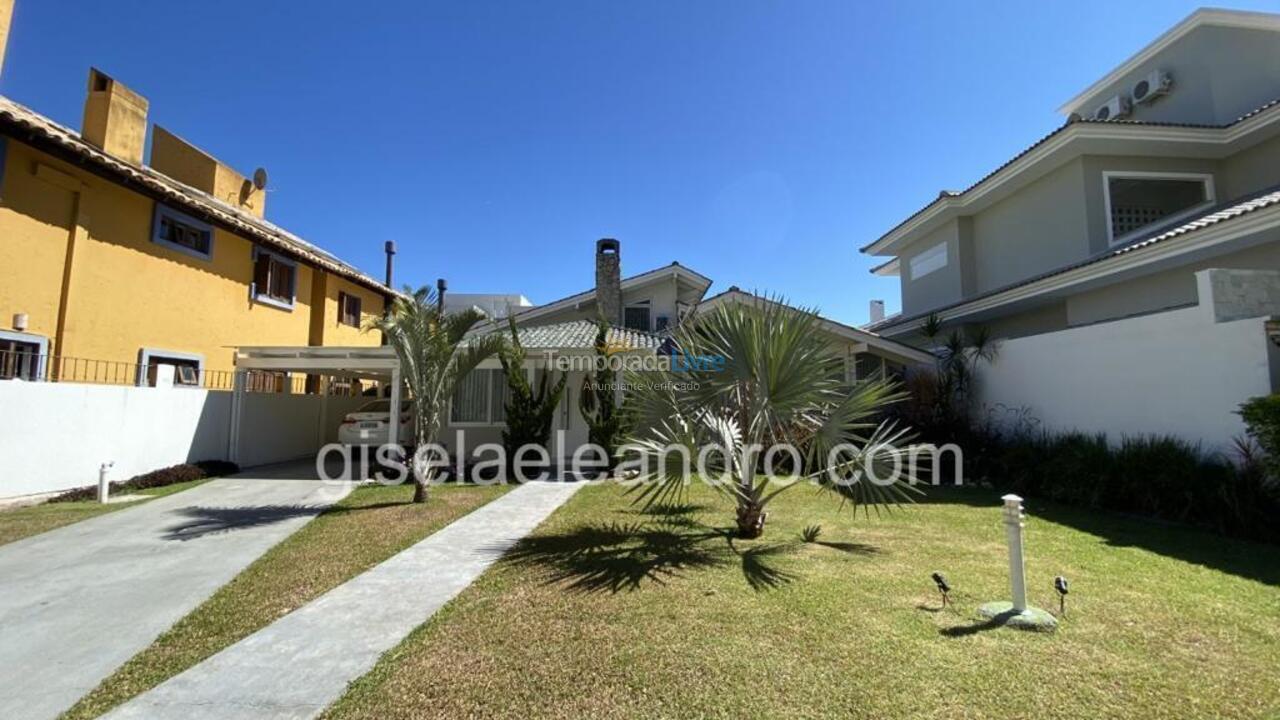 House for vacation rental in Florianopolis (Jurerê Internacional)