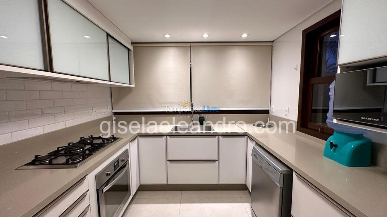 House for vacation rental in Florianopolis (Jurerê Internacional)