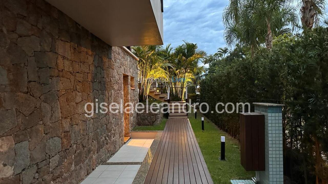 House for vacation rental in Florianopolis (Jurerê Internacional)