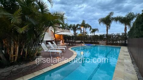 Incredible Ocean Front Mansion Jurere Internacional