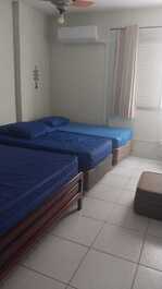 Guarujá Pitangueiras Apartment with Air Conditioning, Garage, Cable TV and Internet