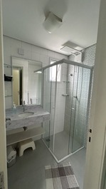 Apartamento da Cecília na Riviera 8 pess. Temos tb casa 12/15 pess