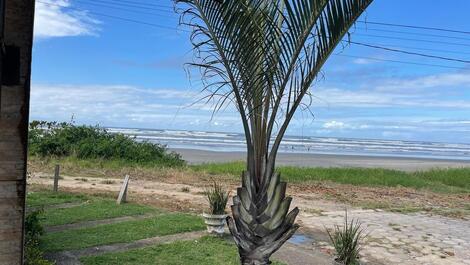Pé na Areia, swimming pool, barbecue, monitoring and Wi-Fi.