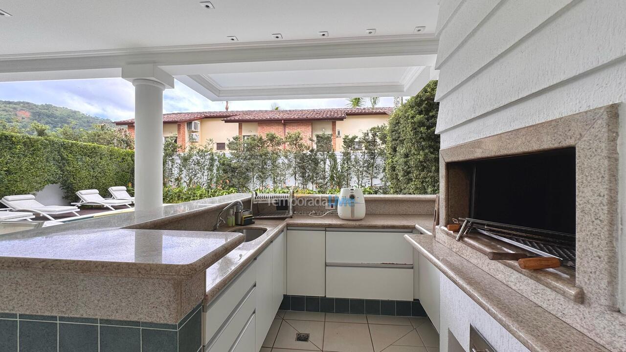 Casa para alquiler de vacaciones em São Sebastião (Praia da Baleia)