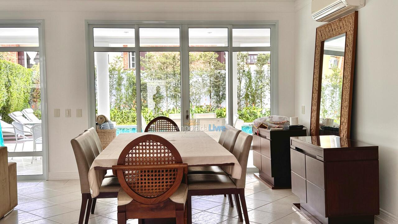 Casa para alquiler de vacaciones em São Sebastião (Praia da Baleia)