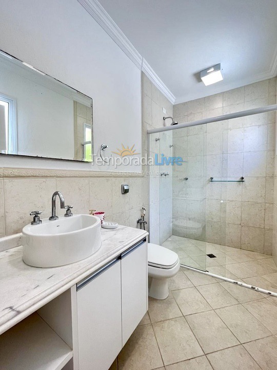 Casa para alquiler de vacaciones em São Sebastião (Praia da Baleia)