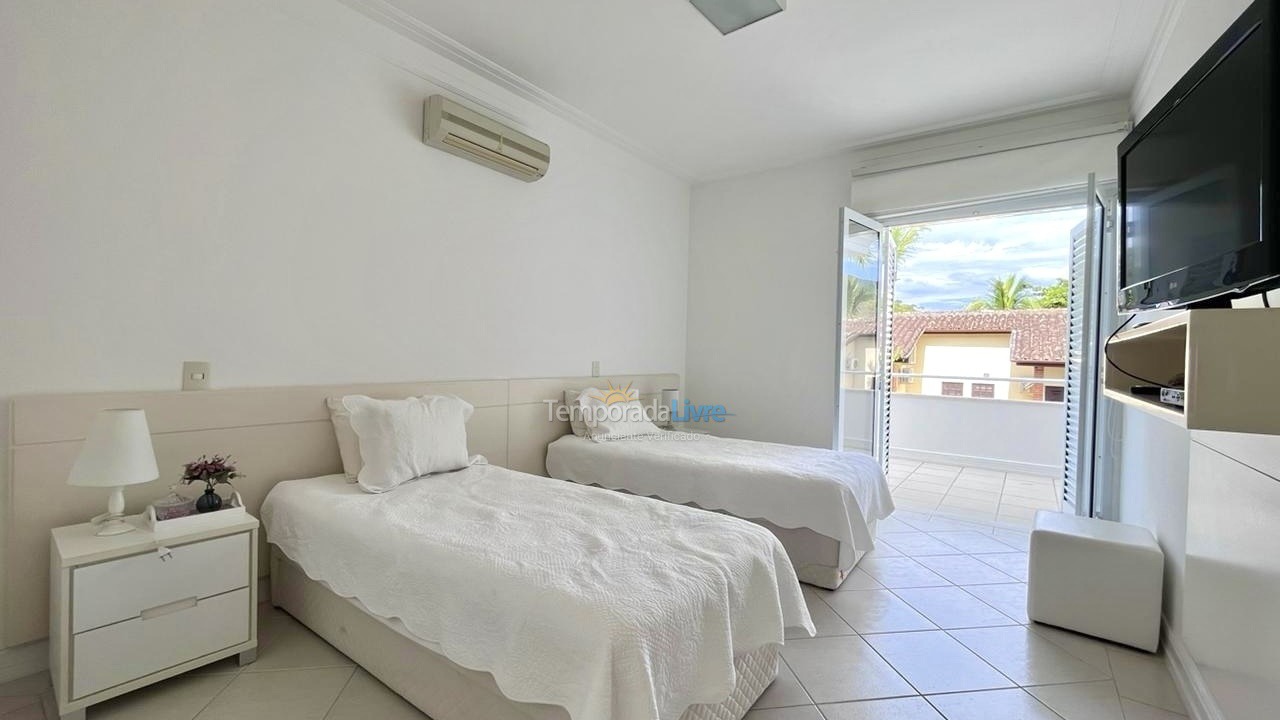 Casa para alquiler de vacaciones em São Sebastião (Praia da Baleia)