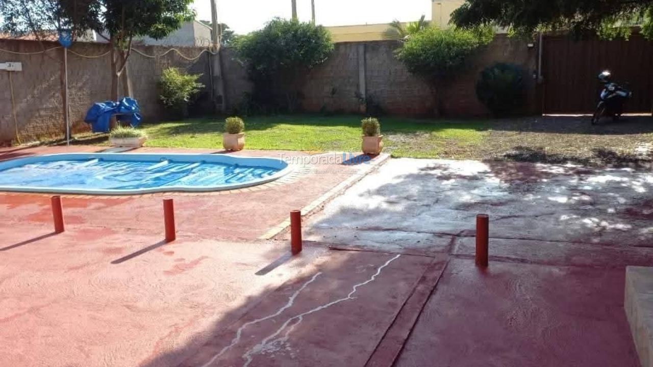 Casa para aluguel de temporada em Miguelópolis (São Paulo Brasil)