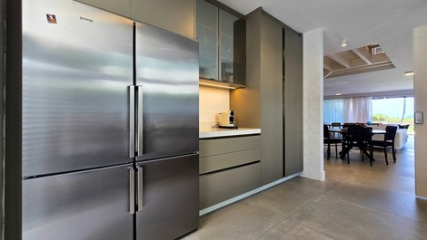 Belíssima Casa Frente ao Mar em Barra do Una Locação e Venda !