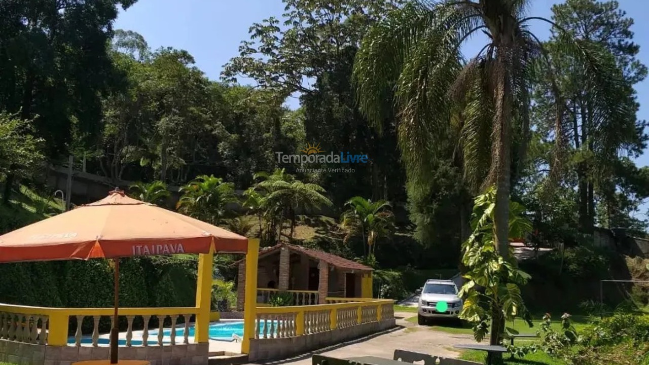 Chácara / sítio para aluguel de temporada em Itapecerica da Serra (Itaquaxiara)