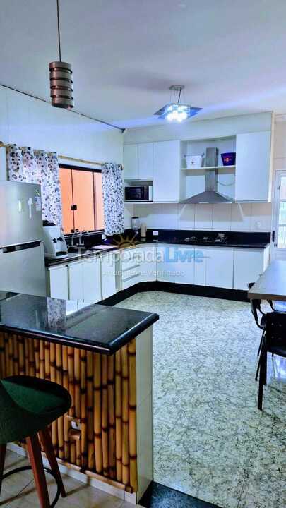 Casa para aluguel de temporada em Bertioga (Praia do Indaiá)