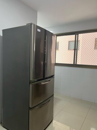 Ed Dubai 2 - 4 bedrooms, 2 suites and 3 bedrooms with air conditioning, 2 garages