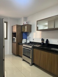Ed Dubai 2 - 4 bedrooms, 2 suites and 3 bedrooms with air conditioning, 2 garages