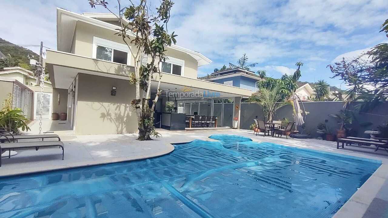 Casa para aluguel de temporada em São Sebastião (Praia da Baleia)