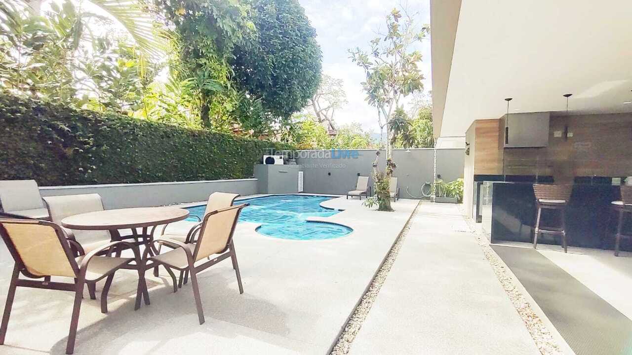 Casa para aluguel de temporada em São Sebastião (Praia da Baleia)