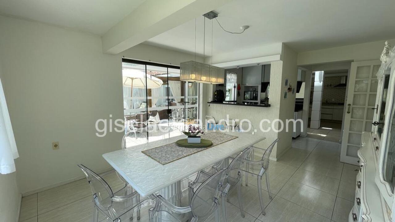House for vacation rental in Florianopolis (Jurerê Internacional)