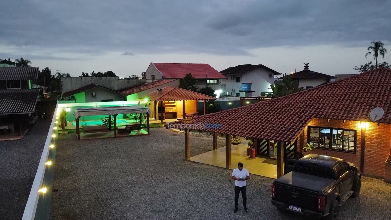 Casa para aluguel de temporada em São Francisco do Sul (Vila da Glória)