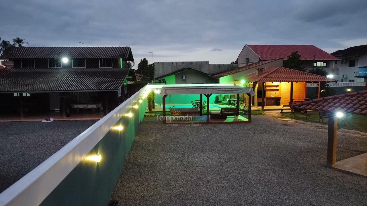 Casa para aluguel de temporada em São Francisco do Sul (Vila da Glória)
