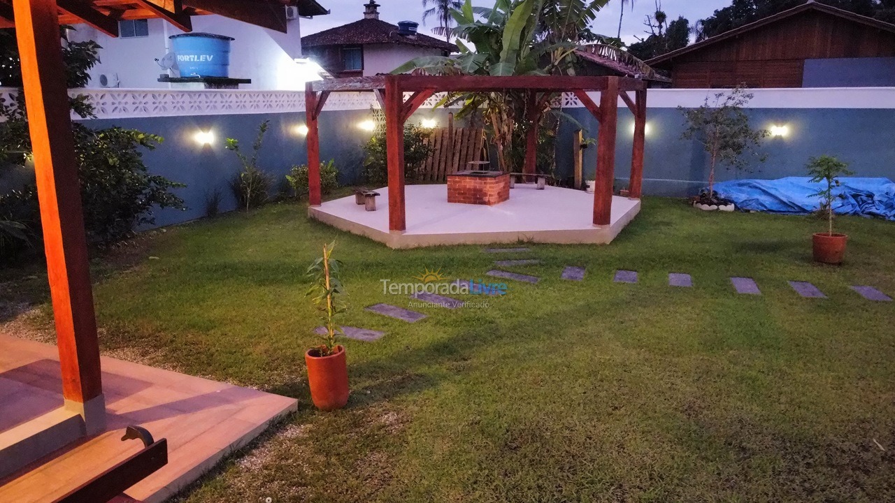 Casa para aluguel de temporada em São Francisco do Sul (Vila da Glória)