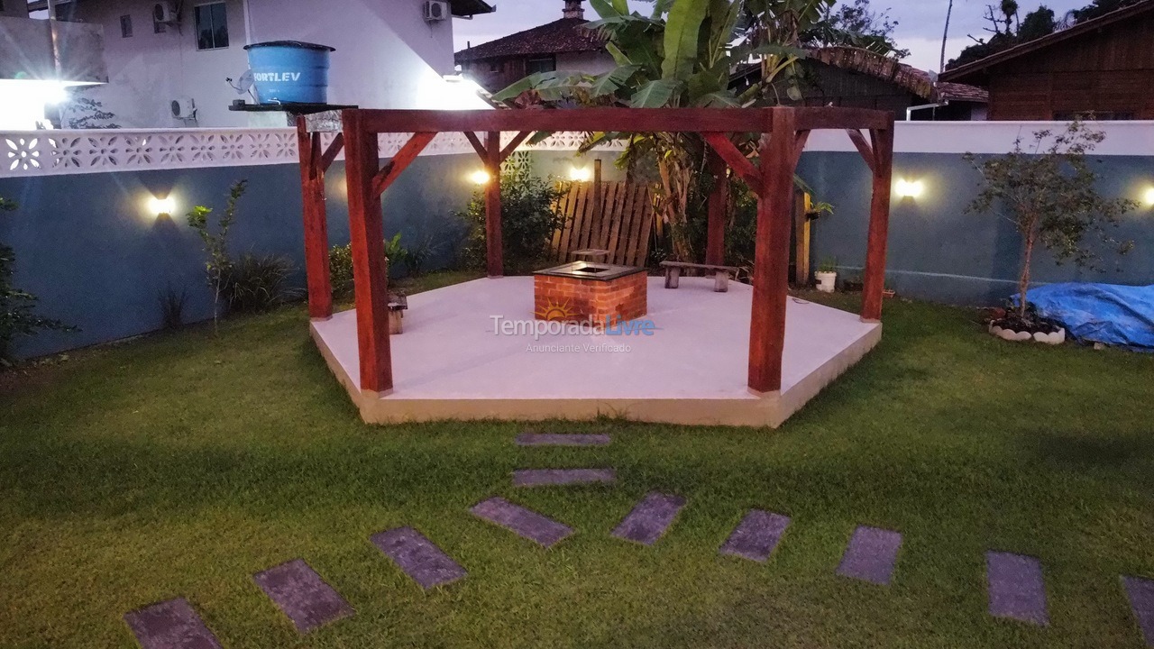 Casa para aluguel de temporada em São Francisco do Sul (Vila da Glória)