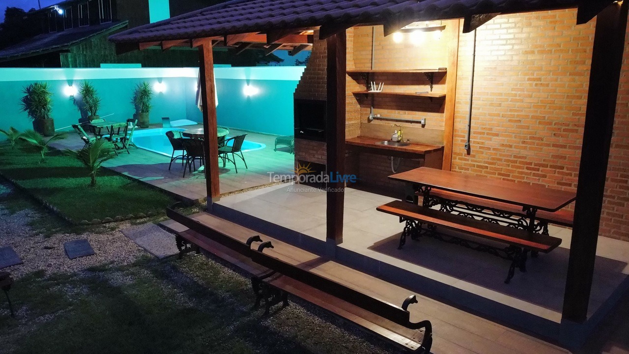 Casa para aluguel de temporada em São Francisco do Sul (Vila da Glória)