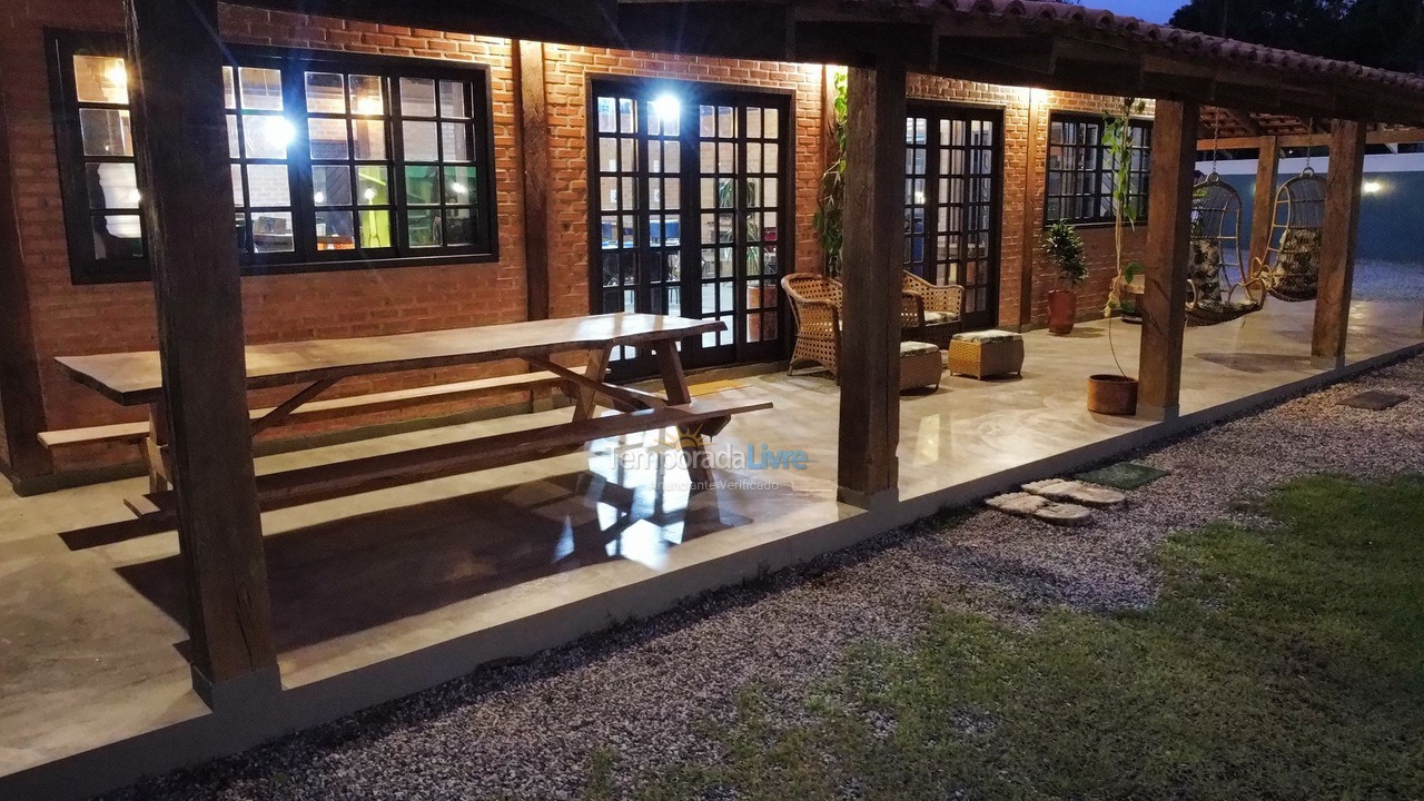 Casa para aluguel de temporada em São Francisco do Sul (Vila da Glória)