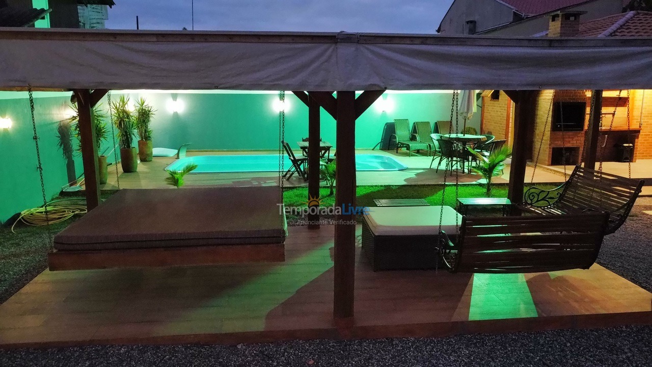 Casa para aluguel de temporada em São Francisco do Sul (Vila da Glória)