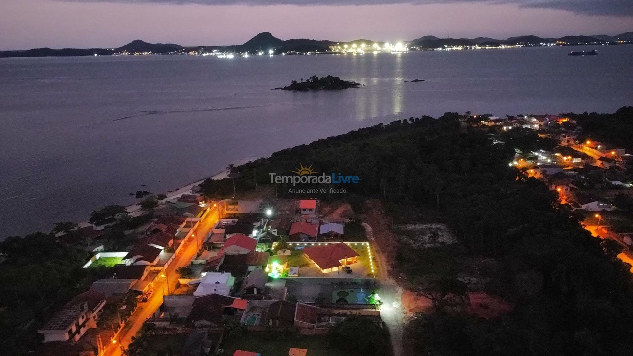 Casa para aluguel de temporada em São Francisco do Sul (Vila da Glória)