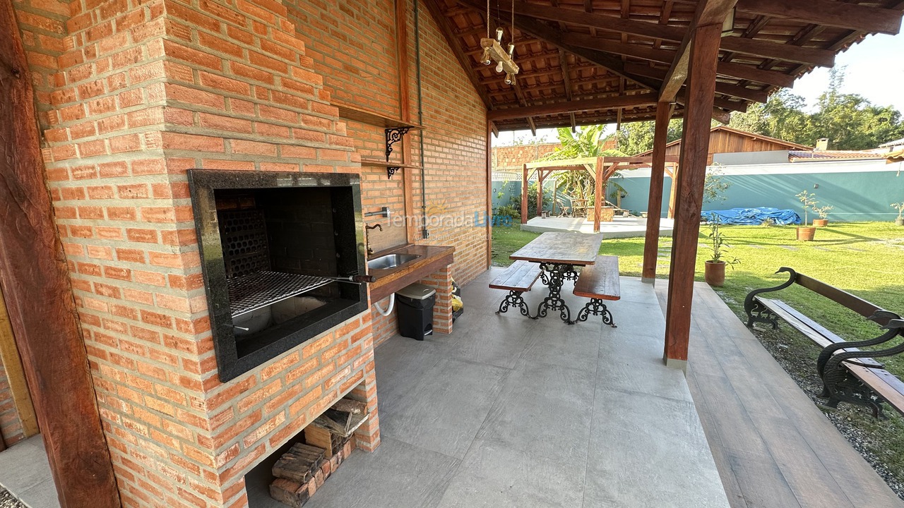 Casa para aluguel de temporada em São Francisco do Sul (Vila da Glória)