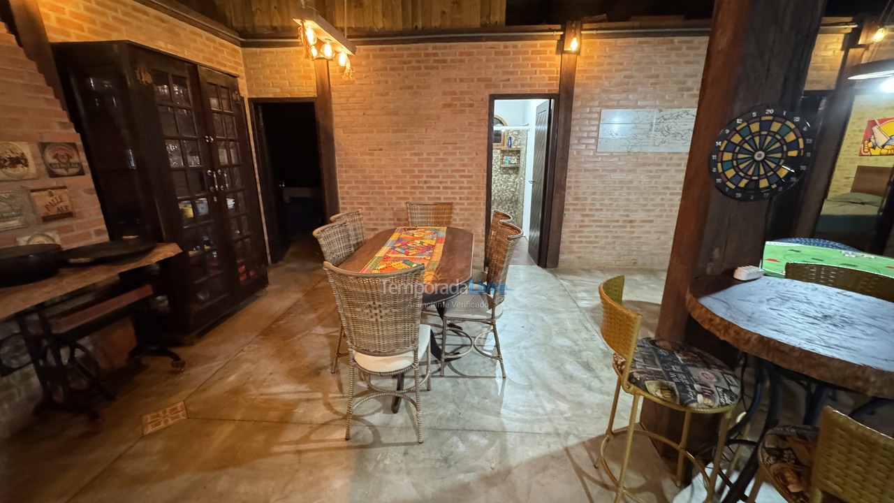 Casa para aluguel de temporada em São Francisco do Sul (Vila da Glória)