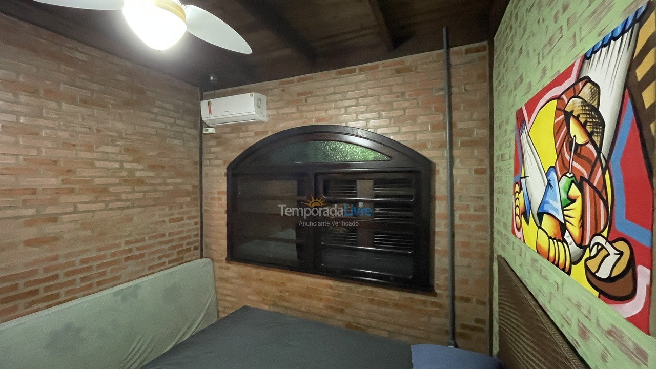 Casa para aluguel de temporada em São Francisco do Sul (Vila da Glória)