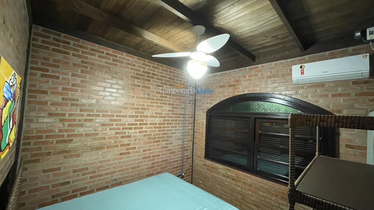 Casa para aluguel de temporada em São Francisco do Sul (Vila da Glória)