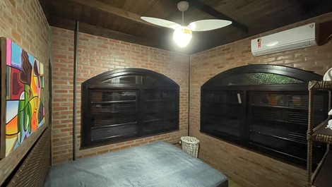 Casa Vila Say - 04 quartos c/Ar e Piscina Aquecida