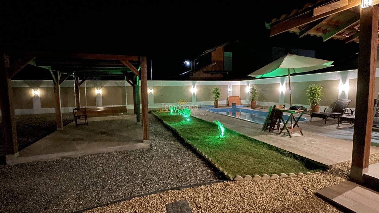 Casa para aluguel de temporada em São Francisco do Sul (Vila da Glória)