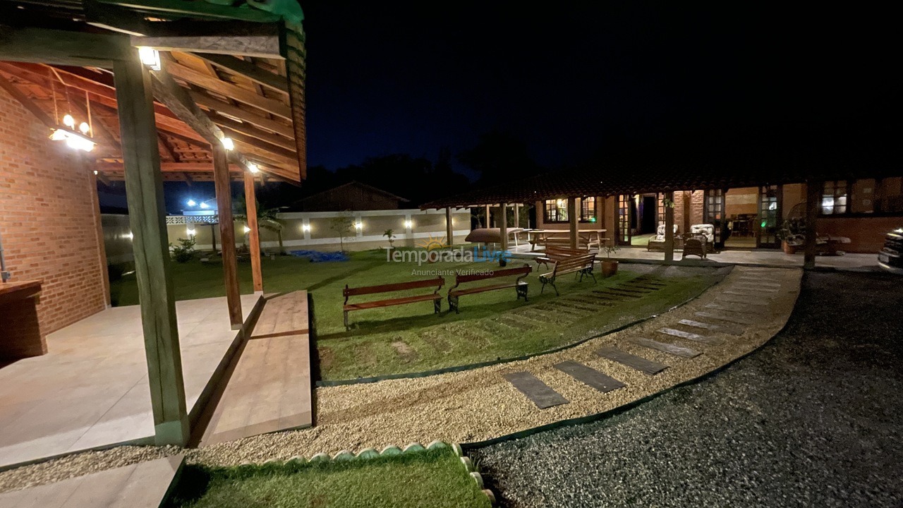 Casa para aluguel de temporada em São Francisco do Sul (Vila da Glória)