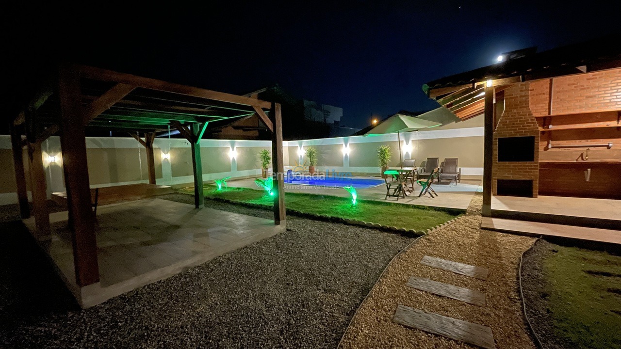 Casa para aluguel de temporada em São Francisco do Sul (Vila da Glória)