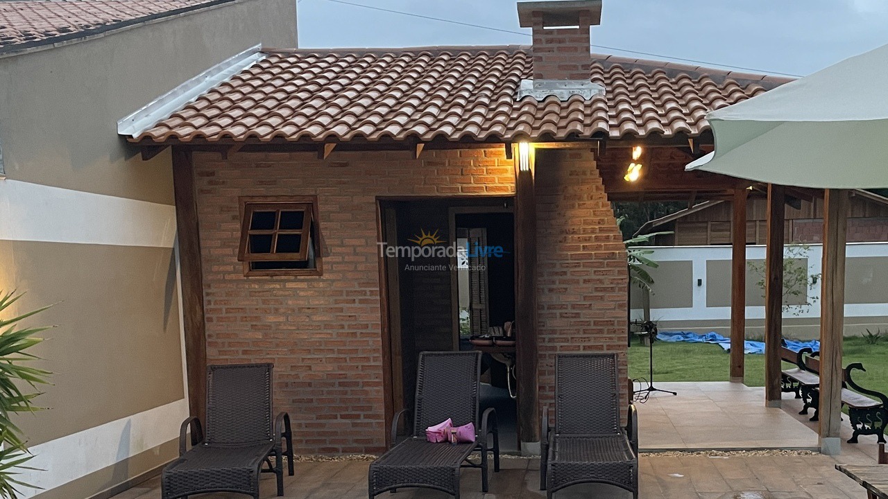 Casa para aluguel de temporada em São Francisco do Sul (Vila da Glória)