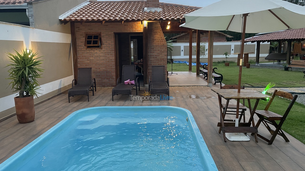 Casa para aluguel de temporada em São Francisco do Sul (Vila da Glória)